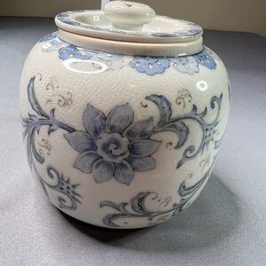 Vintage Andrea by Sadek Ginger jar with blue flowers and lid